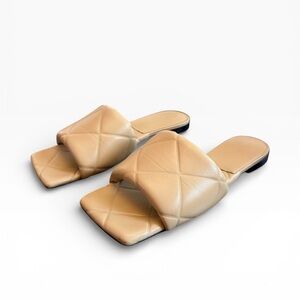 Bottega Veneta Lido Quilted Leather Flat Slide Sandals  Beige/Tan EU 39.5 US 9.5